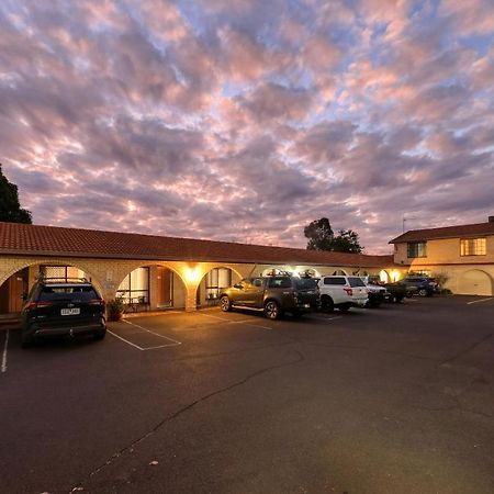 Forest Lodge Motor Inn & Restaurant Dubbo Ngoại thất bức ảnh